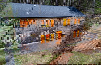 Foto 1 - Rustic Arch Cape Getaway w/ Vibrant Interior Walk to the Beach Cape Wonder