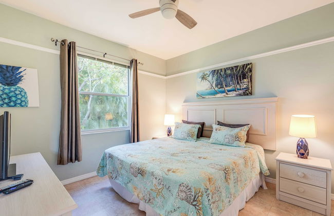 Private Pool, Pond Views, & Bonus Lounge in Gated Naples Community Drive to Dining & Sand - Photo 22