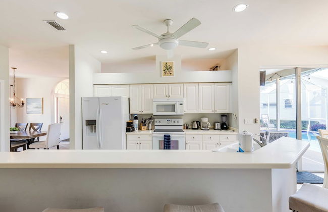Private Pool, Pond Views, & Bonus Lounge in Gated Naples Community Drive to Dining & Sand - Photo 12