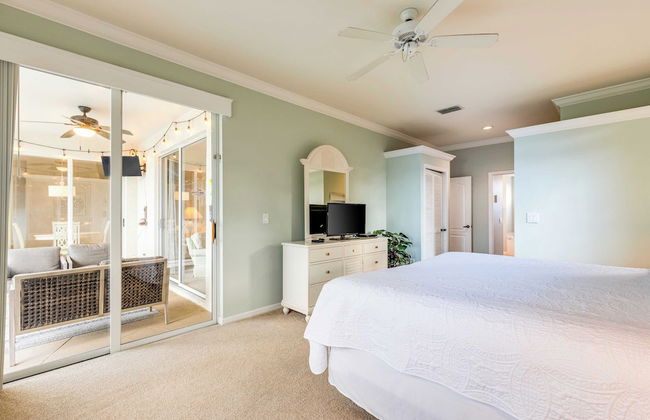 Private Pool, Pond Views, & Bonus Lounge in Gated Naples Community Drive to Dining & Sand - Photo 18