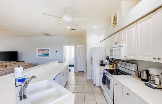 Private Pool, Pond Views, & Bonus Lounge in Gated Naples Community Drive to Dining & Sand - Photo 13