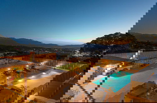 Foto 32 - Luxury Villa Platon With Private Pool