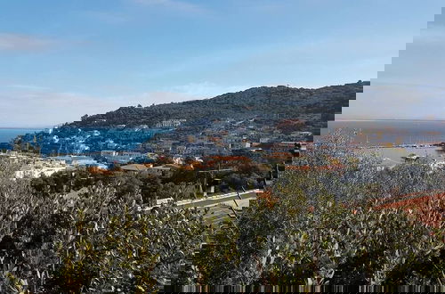 Photo 25 - Charming Porto Santo Stefano Apartment With Pool Access