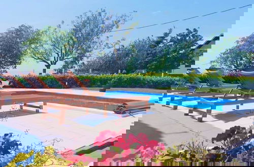 Foto 5 - Villa Cerina With Outdoor Swimming Pool