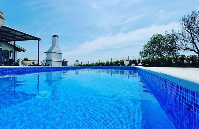 Villa Cerina With Outdoor Swimming Pool - Photo 7