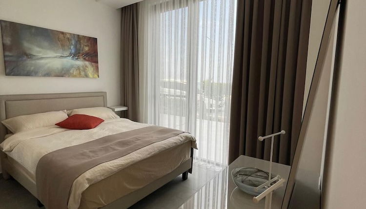 Foto 1 - Charming 2 Bedroom Garden Suite Getaway