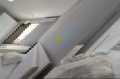 Foto 9 - Tirent Apartment - Cozy Bedrooms Stay by Golem Beach.