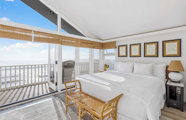 Unbeatable Beachfront Bliss w/ Ocean Views, Luxe Interiors & Patio Beach Road - Foto 4