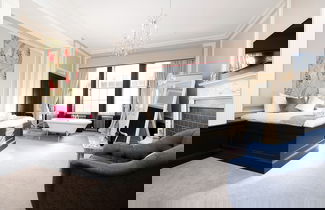 Photo 3 - Contemporary Apt in the New Town
