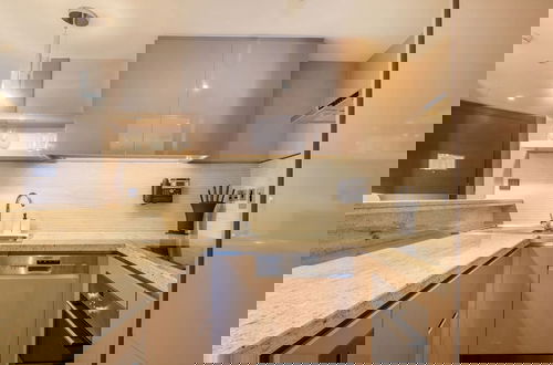 Foto 8 - Exclusive Studio Near Metro Premium Dubai Living
