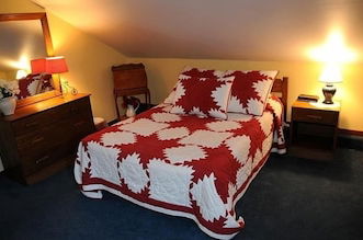 Photo 3 - Seven Springs 2 BR + Loft Condo, Private Deck by RedAwning - Save 10% on 3 Nights, 15% on 5 Nights!
