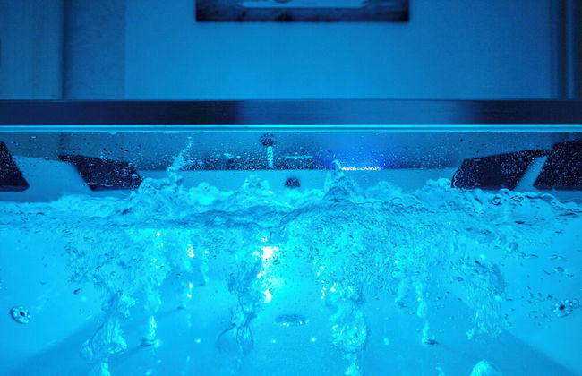 Premium Jacuzzi Suite at the City Center - Foto 19