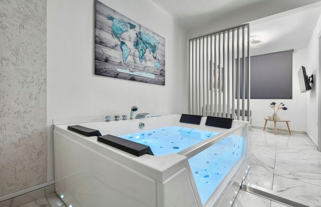 Premium Jacuzzi Suite at the City Center - Foto 1