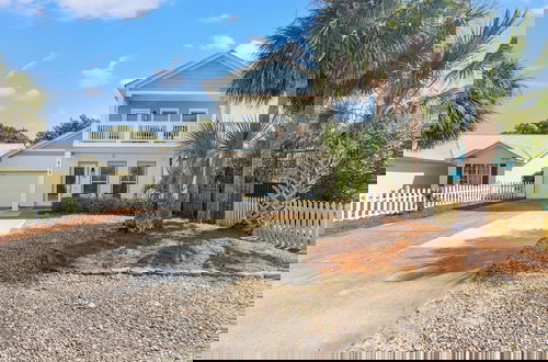 Foto 57 - Beach House Spacious 4BR Retreat With Gulf Views & Observation Deck!