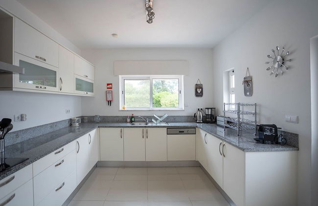 16 Centeanes Fabulous Location Just Short Walk t - Foto 4