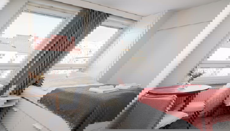 Photo 1 - Modern Studio Apartment in Lönnrotinkatu