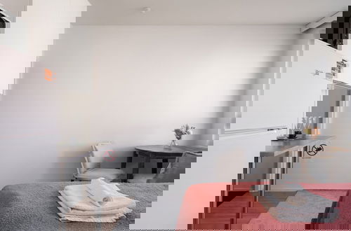 Photo 3 - Modern Studio Apartment in Lönnrotinkatu