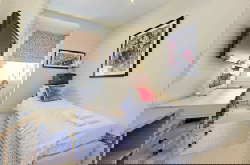 Foto 14 - Spacious 3-bedroom Apartment in Earls Court
