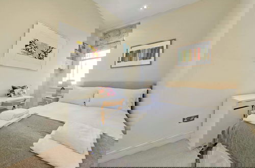 Foto 6 - Spacious 3-bedroom Apartment in Earls Court