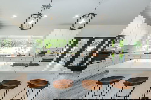 Foto 5 - Modern Arcadia Estate Htd Pool Bikes Chef Kitchen
