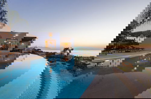 Foto 10 - Villa Zelda - Private Infinity Pool Sea View