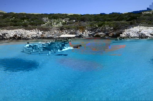 Photo 20 - Skyros Luxury Poolside Getaway