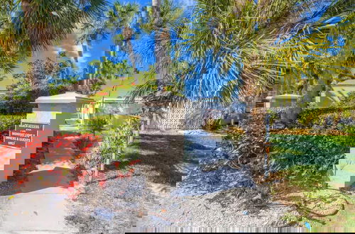 Foto 27 - Charming 2BR Lagoon-view Steps To Siesta Key Beach