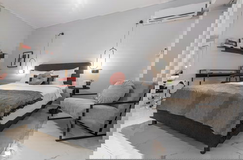 Foto 3 - Phaedrus Living: Lykavitos Heights Studio