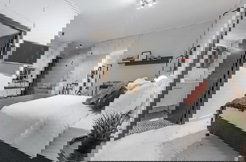 Foto 2 - Phaedrus Living: Lykavitos Heights Studio