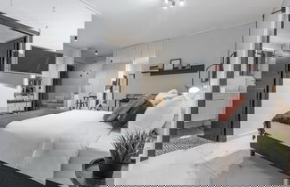 Foto 2 - Phaedrus Living: Lykavitos Heights Studio