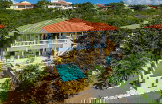 Foto 2 - Tropical Twilight Haven Unwind in Style