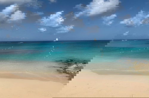 Foto 19 - The Art Studio 12 Beachfront Apartment Barbados