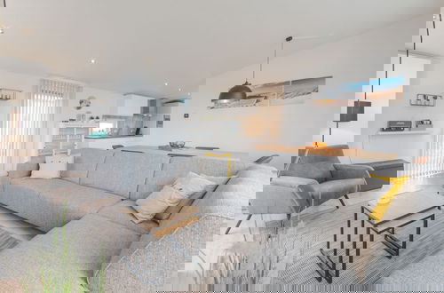 Foto 5 - Modern Chalet Near the Oosterschelde