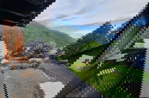 Photo 9 - Apartment With Mountain Views