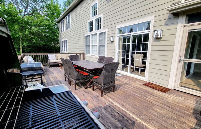 The Nest at Pinecrest by Avantstay Hot Tub Spacious Deck Game Room Fire Pit - Foto 3
