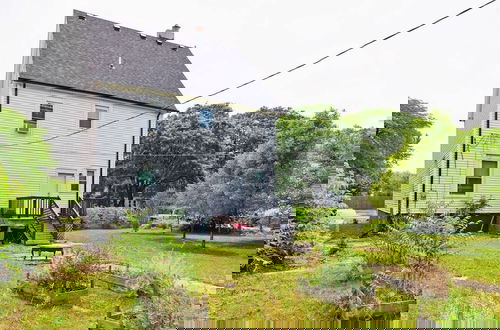 Photo 31 - Spacious 4BR Getaway: Perfect for Family & Friends