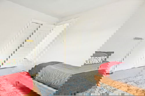 Photo 6 - Spacious 4BR Getaway: Perfect for Family & Friends