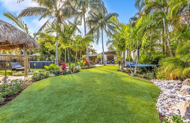 50% off New Waterfront Oasis Mins Beach, Eats, Shop - Foto 58