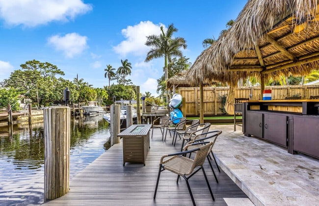 50% off New Waterfront Oasis Mins Beach, Eats, Shop - Foto 57