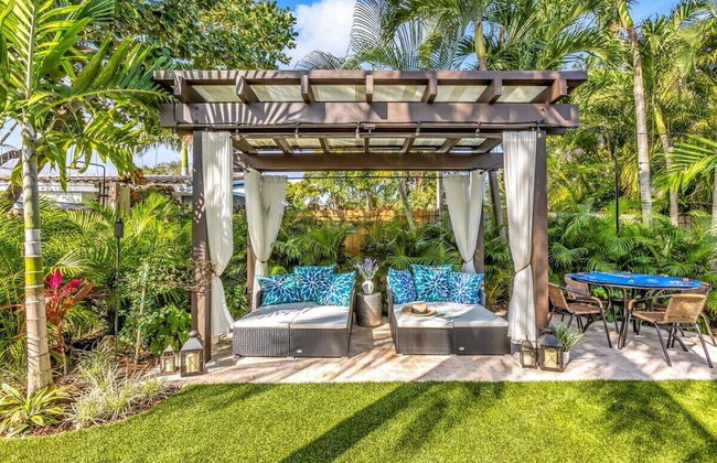 50% off New Waterfront Oasis Mins Beach, Eats, Shop - Foto 66