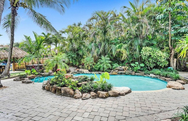 50% off New Waterfront Oasis Mins Beach, Eats, Shop - Foto 25