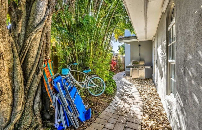 50% off New Waterfront Oasis Mins Beach, Eats, Shop - Foto 71