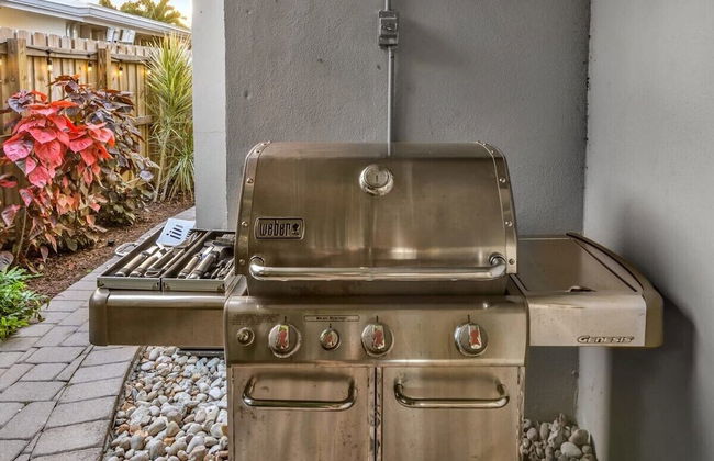50% off New Waterfront Oasis Mins Beach, Eats, Shop - Foto 61