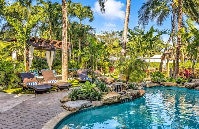 50% off New Waterfront Oasis Mins Beach, Eats, Shop - Foto 28
