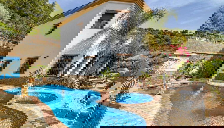 Foto 1 - Sayalonga Villa Retreat With 7 Bedrooms