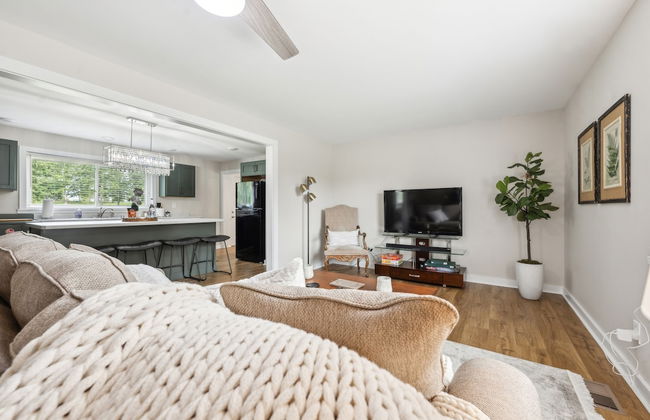 Tranquil Cozy 3br Home With Deck & Bbq 3 Bedroom Home by RedAwning - Foto 17
