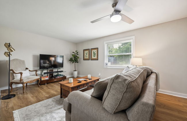 Tranquil Cozy 3br Home With Deck & Bbq 3 Bedroom Home by RedAwning - Foto 15
