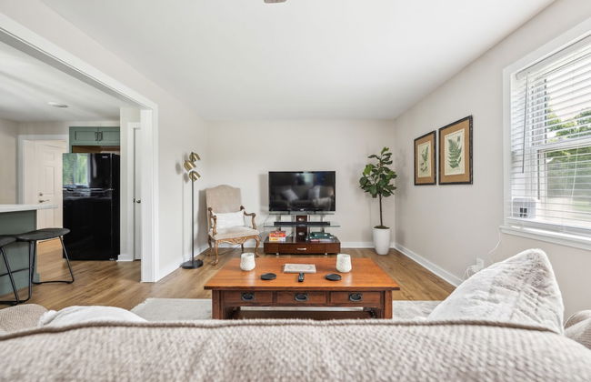 Tranquil Cozy 3br Home With Deck & Bbq 3 Bedroom Home by RedAwning - Foto 16