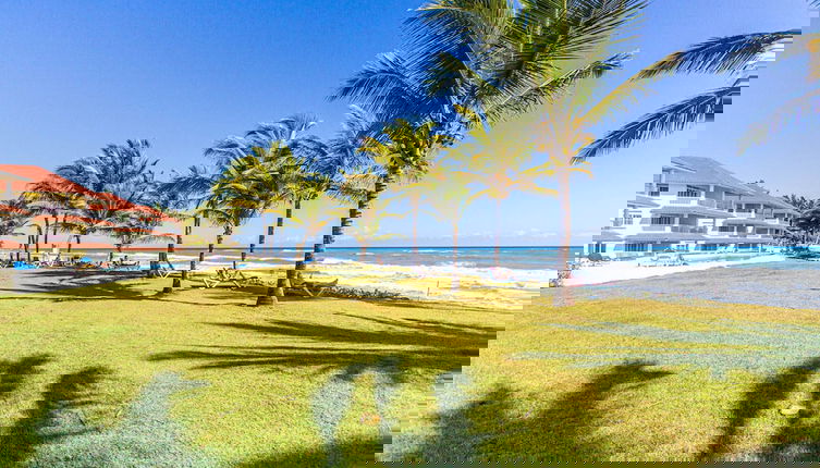 Foto 1 - Oceanfront Apartment in Cabarete With Shared Pool and Beach Access