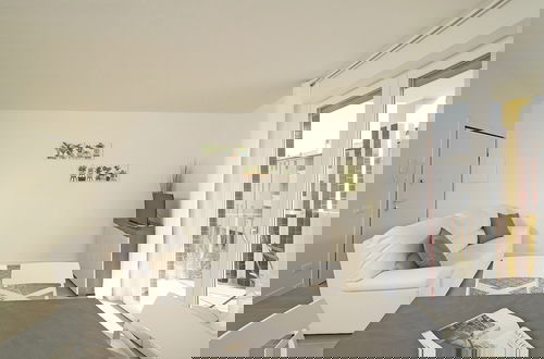Foto 14 - Sunshine Apartment by Wonderful Italy